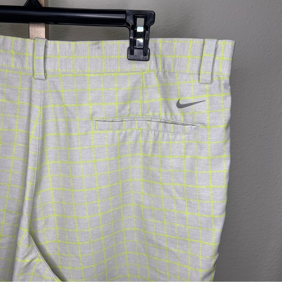 Nike Golf Tour Performance  Dri-fit Plaid Shorts sz 38 - Picture 3 of 7